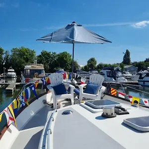 Traditional Boat , Thorpe (Surrey) United Kingdom