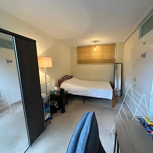 Cozy In Shared Near Canary Wharf , London United Kingdom